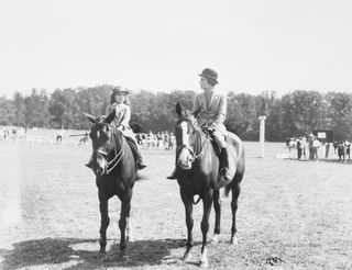 jackie bouvier and mom