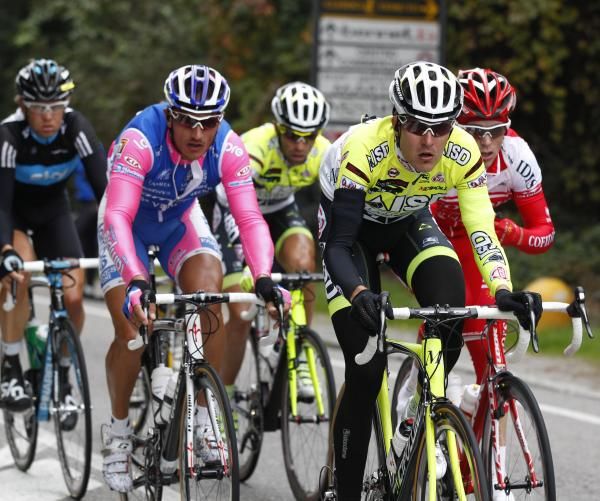 The early break, led by Diego Caccia (ISD-Neri).