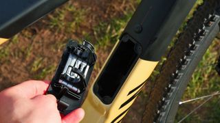 Canyon Grail CF SLX 8 AXS internal storage tool