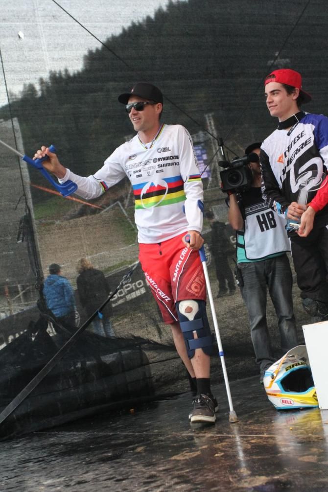 World Champion Greg Minnaar (Santa Cruz Syndicate) has an injured knee