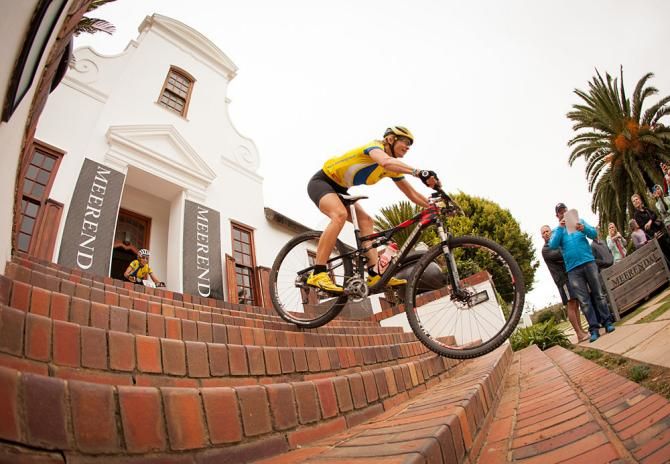 Anne Harrison (R) and Marleen Lourens (L)