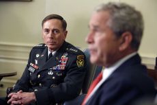 David Petraeus, George W. Bush