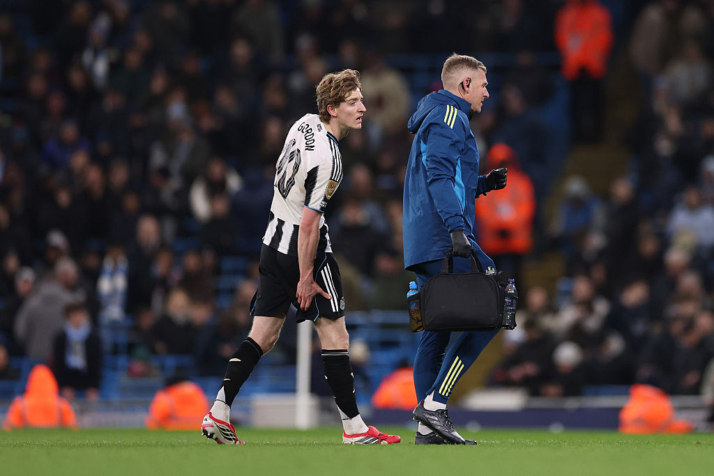 Eddie Howe hopes Anthony Gordon's hamstring injury isn't too serious