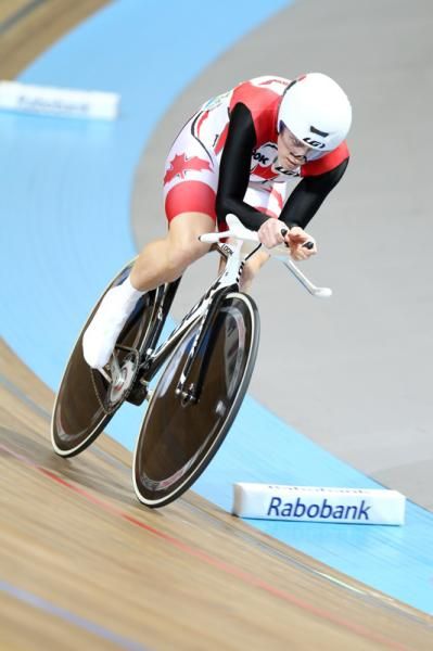 Tara Whitten (Canada) extended her lead in the Omnium by finishing second in the pursuit
