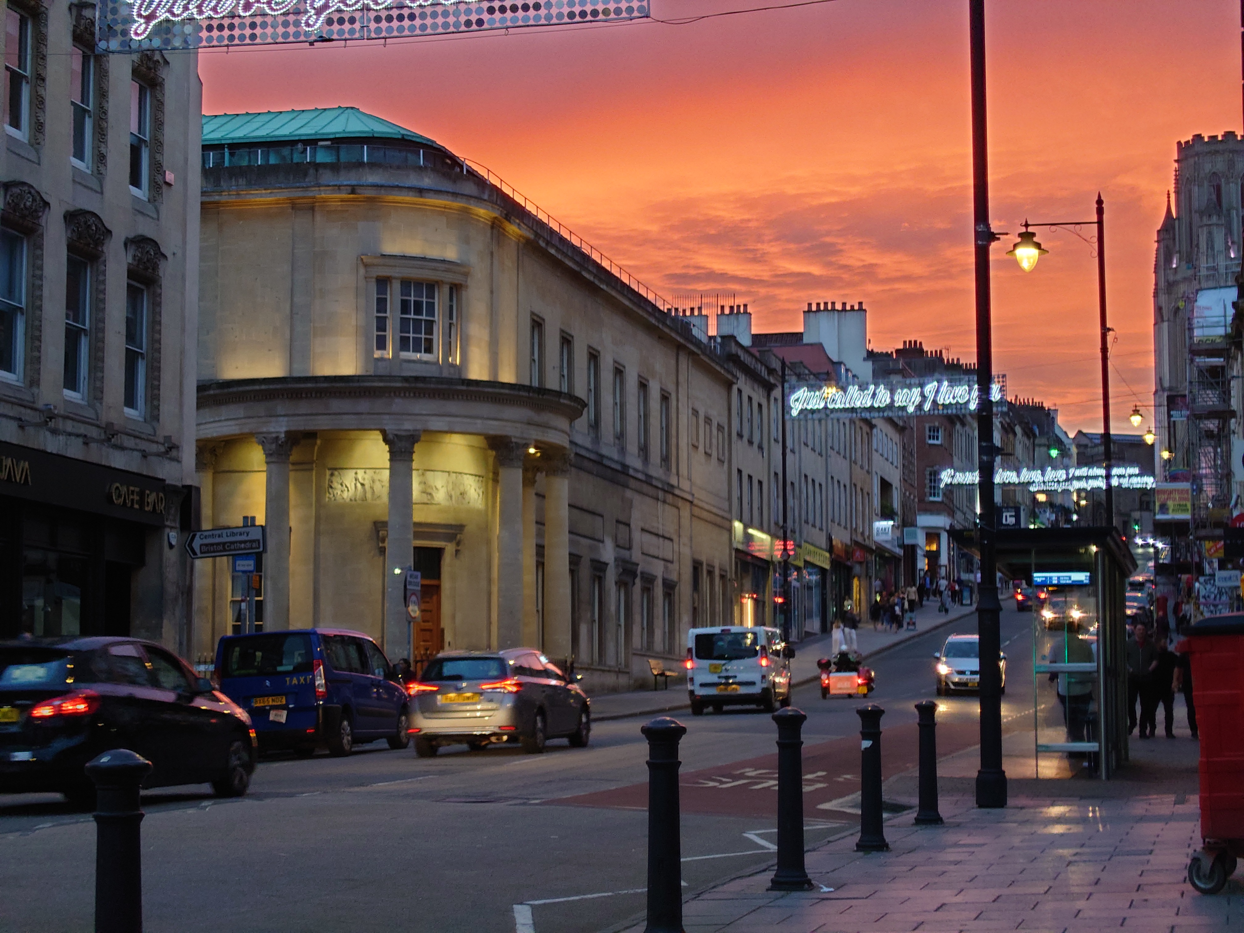 A Sony Xperia 5 III camera sample showing a sunset