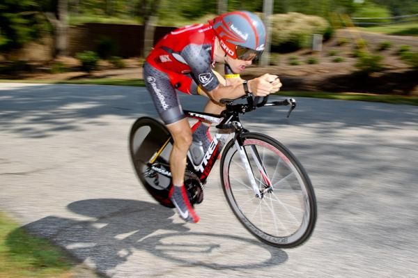 Levi Leipheimer (Radioshack) coming through on his first lap.