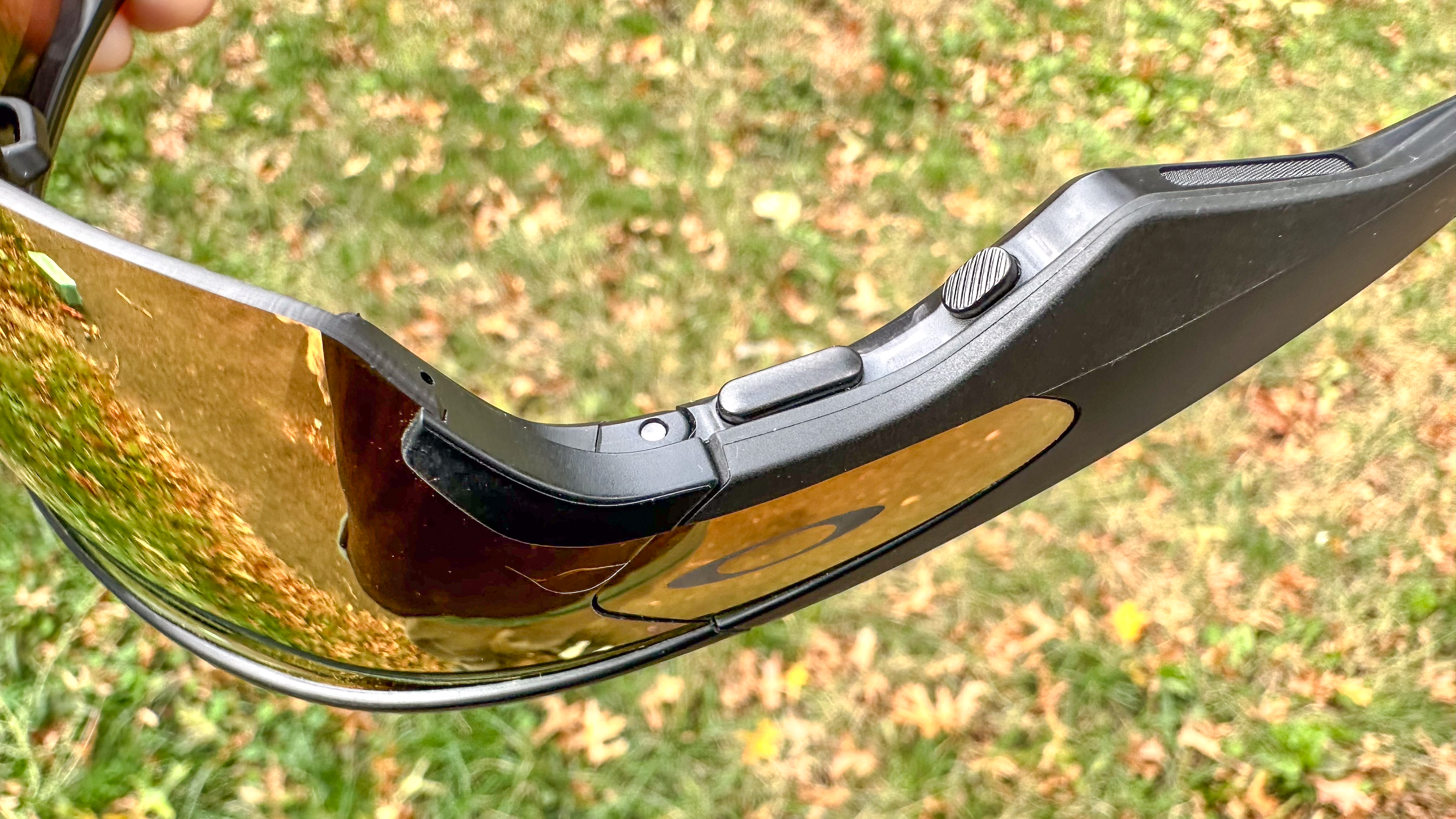 Oakley Meta Vanguard buttons