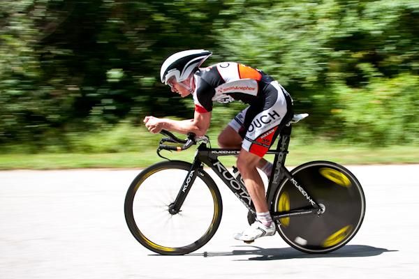 Floyd Landis (OUCH-MAXXIS) with only half a lap left..