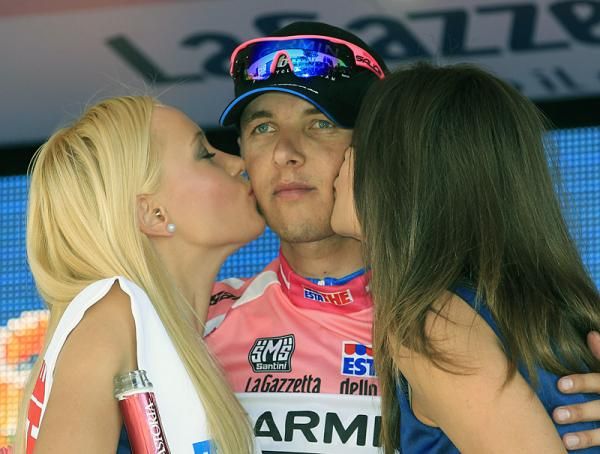Kisses for Giro leader Ramunas Navardauskas.