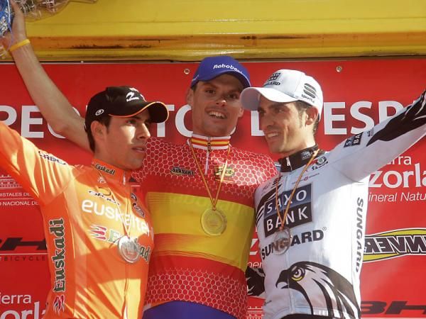 Spain's elite men's TT podium (l-r): Jonathan Castroviejo, Luis Le&oacute;n S&aacute;nchez and Alberto Contador.
