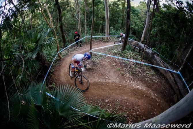 Julien Absalon (BMC Mountainbike Racing Team) leading Maxime Marotte (BH-Suntour-KMC)