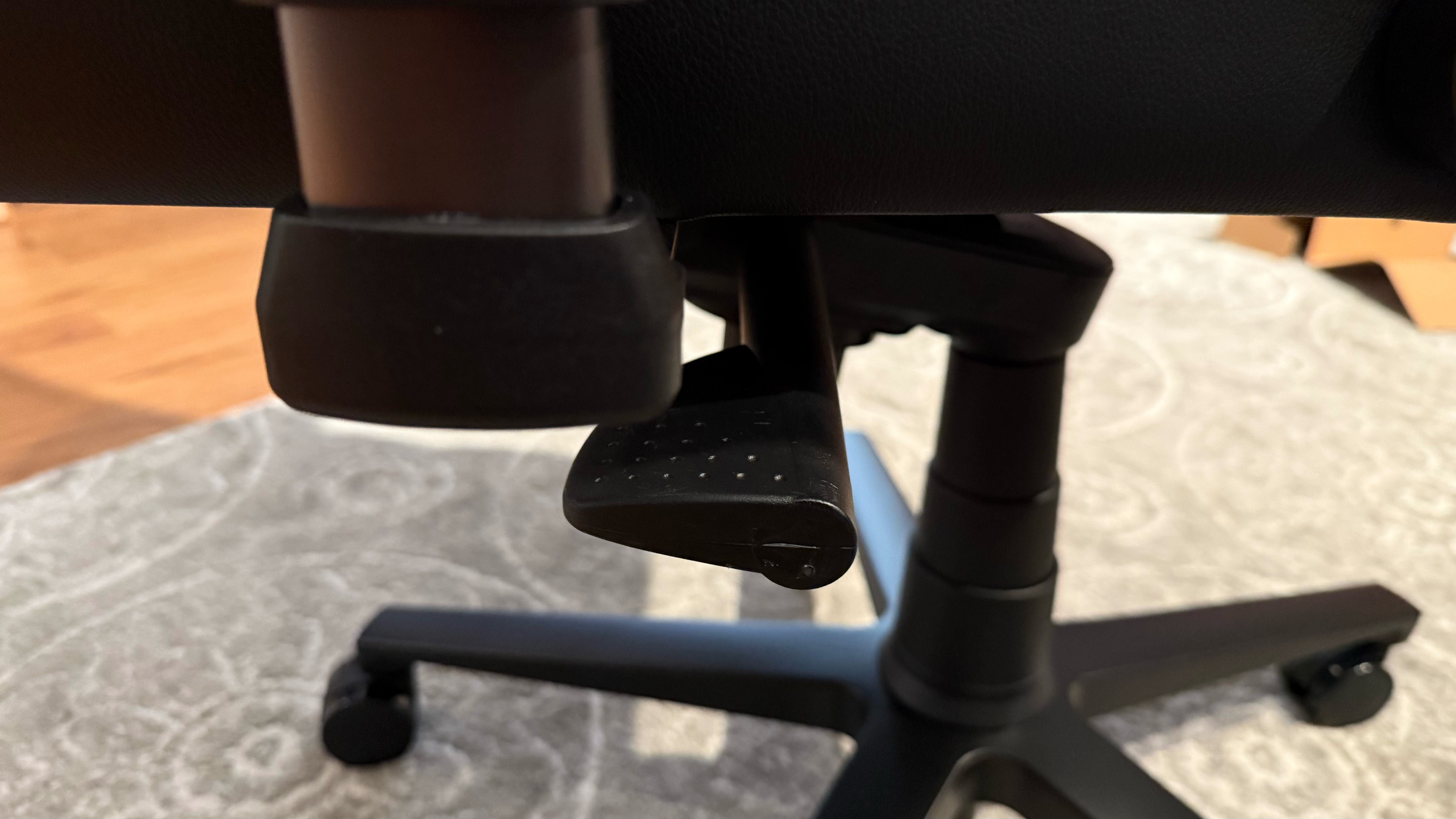 Razer Iskur V2
