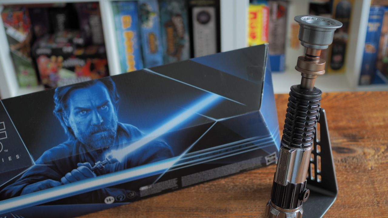 Closeup looks at the Obi-Wan Kenobi Force FX Elite Lightsaber