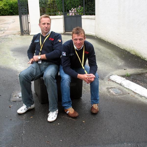 Former riders Jo Planckaert and Wim Vansevenant seem to show the signs of fatigue.