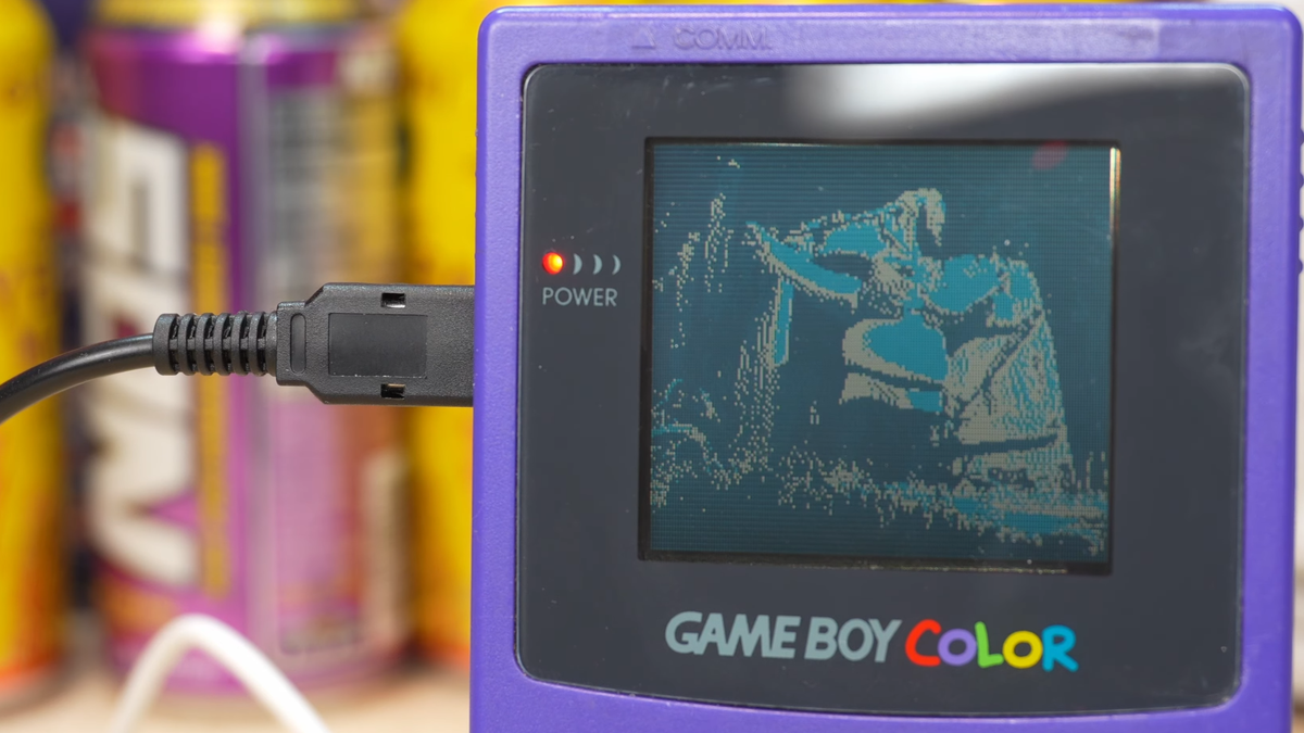 Raspberry Pi Pico streams real-time video to Nintendo's Game boy Color