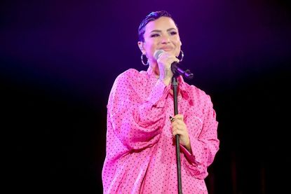 Demi Lovato calls out an independent froyo store
