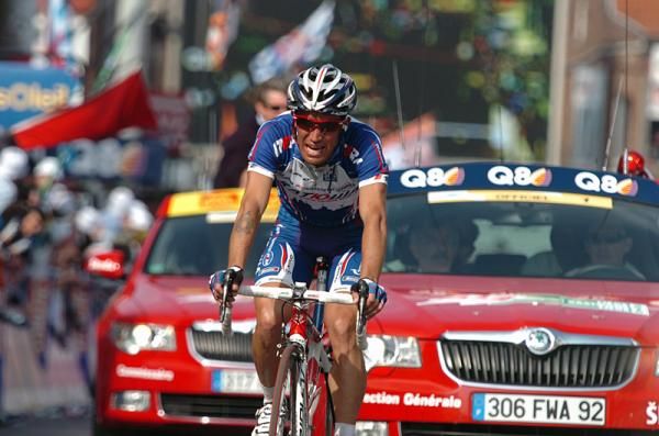Alexandr Kolobnev (Katusha) had no answer for Vinokourov's surge in the last kilometre and finished second.
