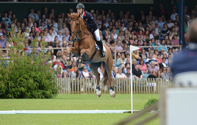 2016: William Whitaker riding Glenavadra Brilliant