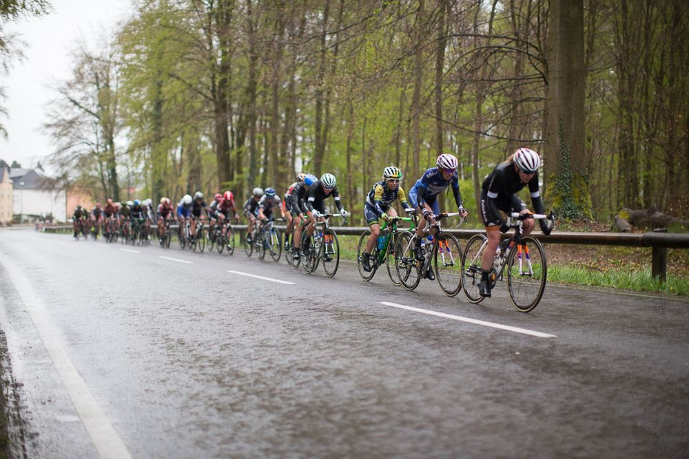 last lap of the first, 106.9km road race stage of Elsy Jacobs