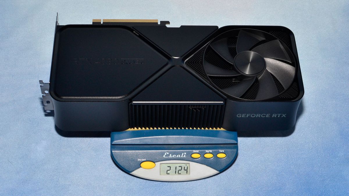 Nvidia GeForce RTX 4080 Super Founders Edition photos and unboxing