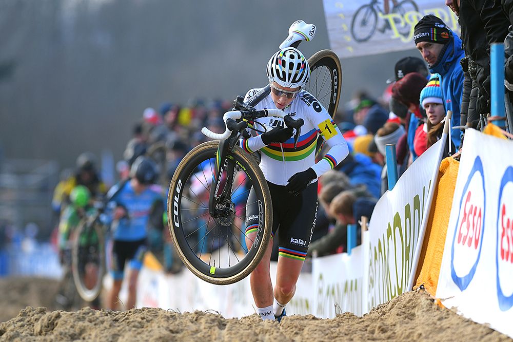 World champion Sanne Cant wins Belgian cyclo-cross tittle