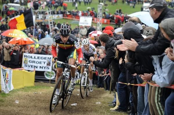 Nys attacks Albert on the beer cup strewn climb.
