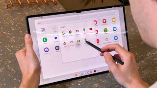 Samsung Galaxy Tab S9 Ultra display