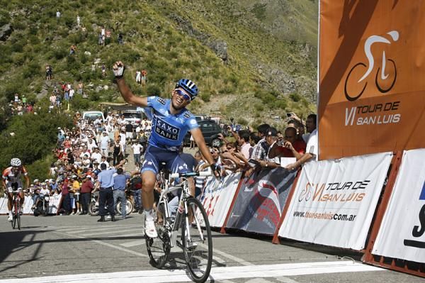 Alberto Contador wins the stage, but fails to take the race lead back