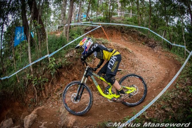Myriam Nicole (Fra) Commencal / Riding Addiction
