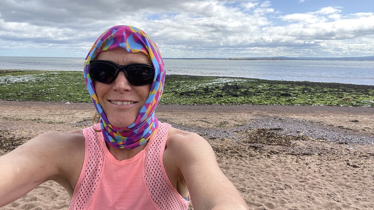 7 ways to wear a neck gaiter for hikers and runners Advnture