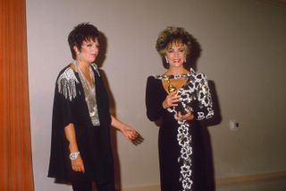 Liza Minneli and Elizabeth's Taylor at the Golden Globes 1985