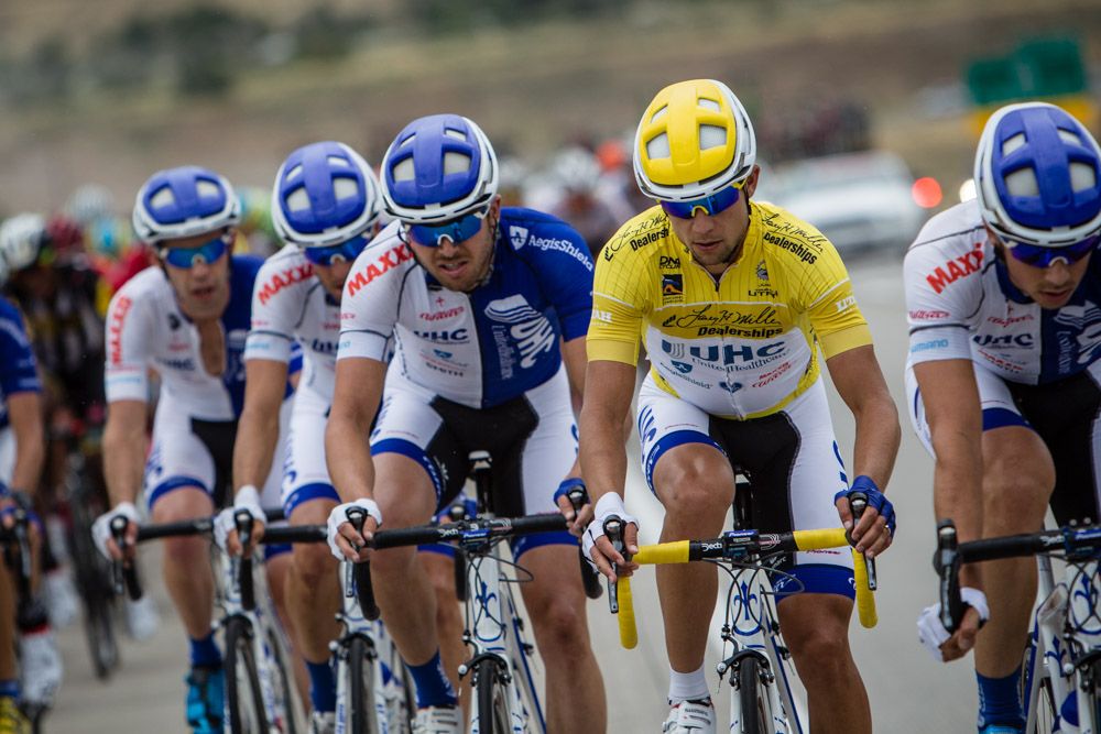 Kiel Reijnen (UnitedHealthcare) rides protected by his team.