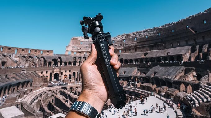 someone holding a Silence Corner Mambapod in the Colosseum 