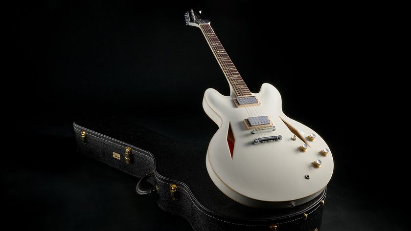 Gibson Custom Dave Grohl DG-335 Alpine White