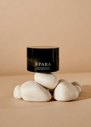 Epara skincare for women of colour intense hydrating mask in green case