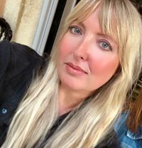 Rebecca Barnes's avatar
