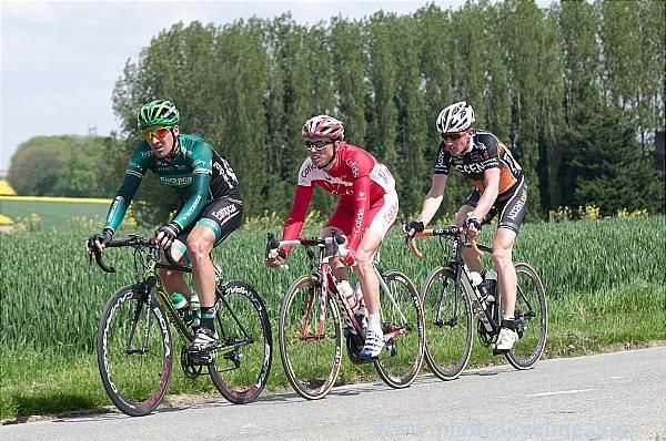 S&eacute;bastien Turgot (Europcar), Nico Sijmens (Cofidis) and Arnoud Van Groen (Accent Jobs-Willems Veranda's) on the attack.
