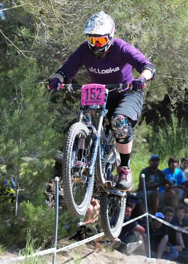 Jaime Rees (Loeka) rides to fifth place