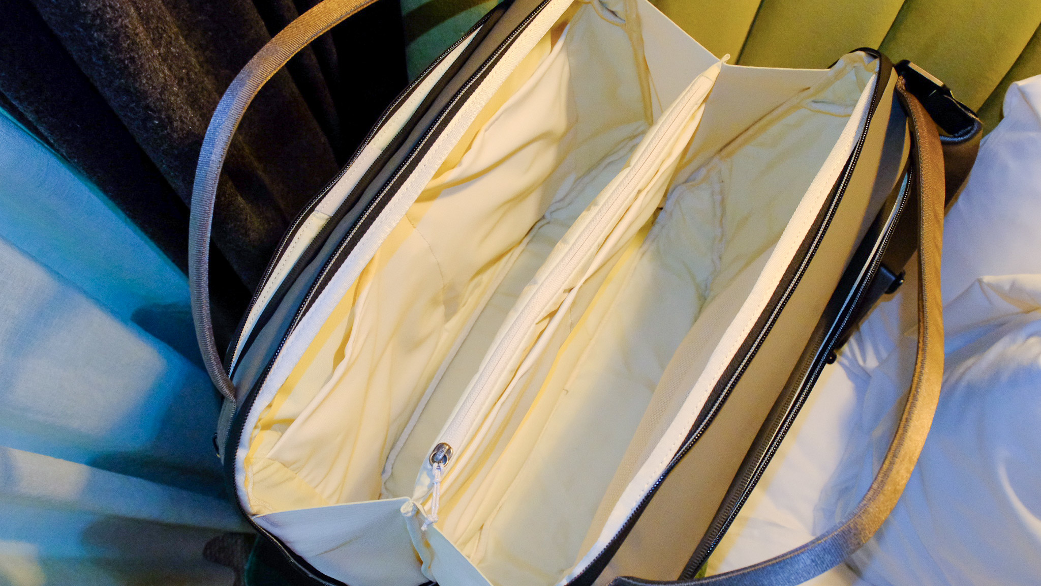 Peak Design Travel Weekender 25L review