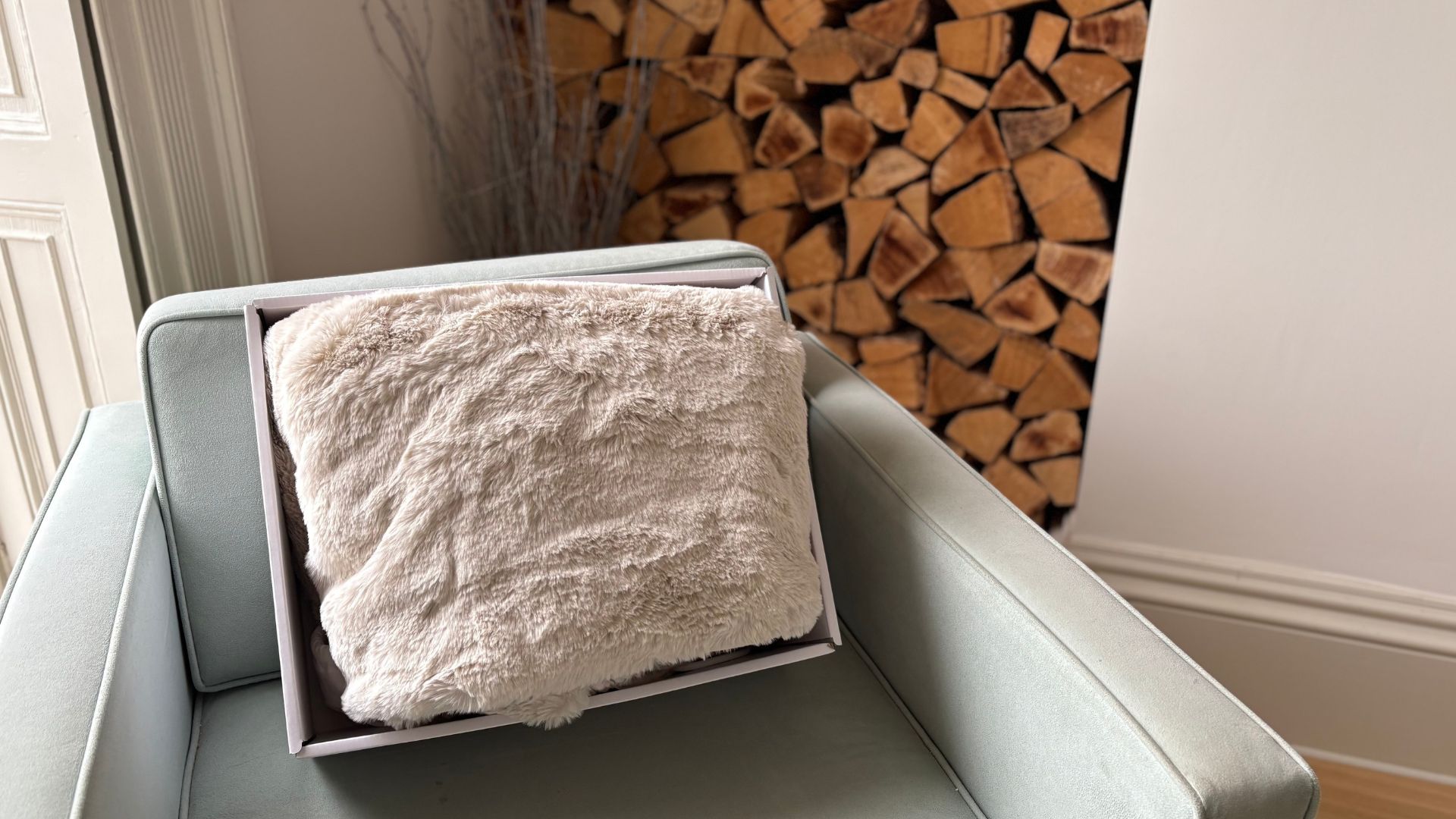 Testing The White Company Faux Fur Heated Throw