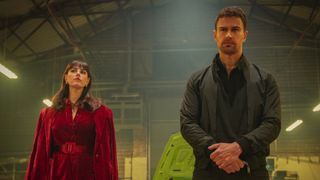 Kaya Scodelario and Theo James in The Gentlemen