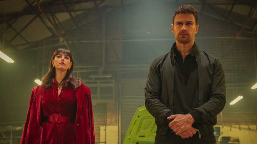 Kaya Scodelario and Theo James in The Gentlemen