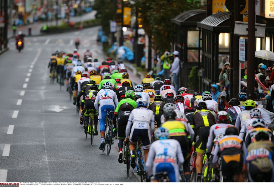 The peloton lined our