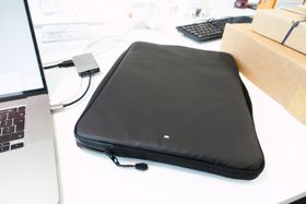 Mous Protective Sleeve With Handle