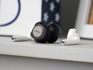 Jabra elite 75t online vs airpods