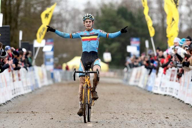 Wout Van Aert wins the World Cup in Nommay