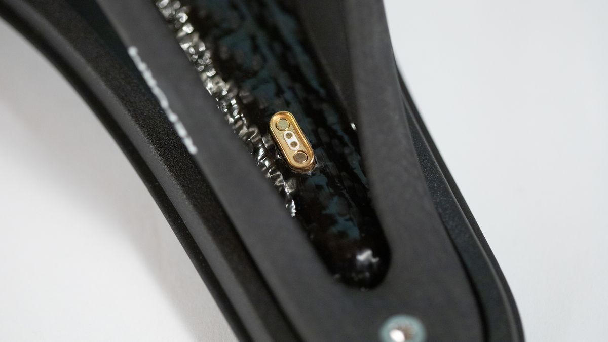 Reform Seymour Saddle charging port