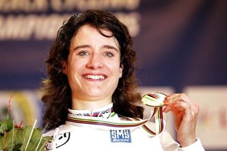 Marianne Vos (Netherlands) takes rainbow jersey number seven, winning the scratch race in Apeldoorn