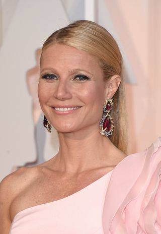 Gwyneth Paltrow attends the 87th Annual Academy Awards at Hollywood & Highland Center on February 22, 2015 in Hollywood, California