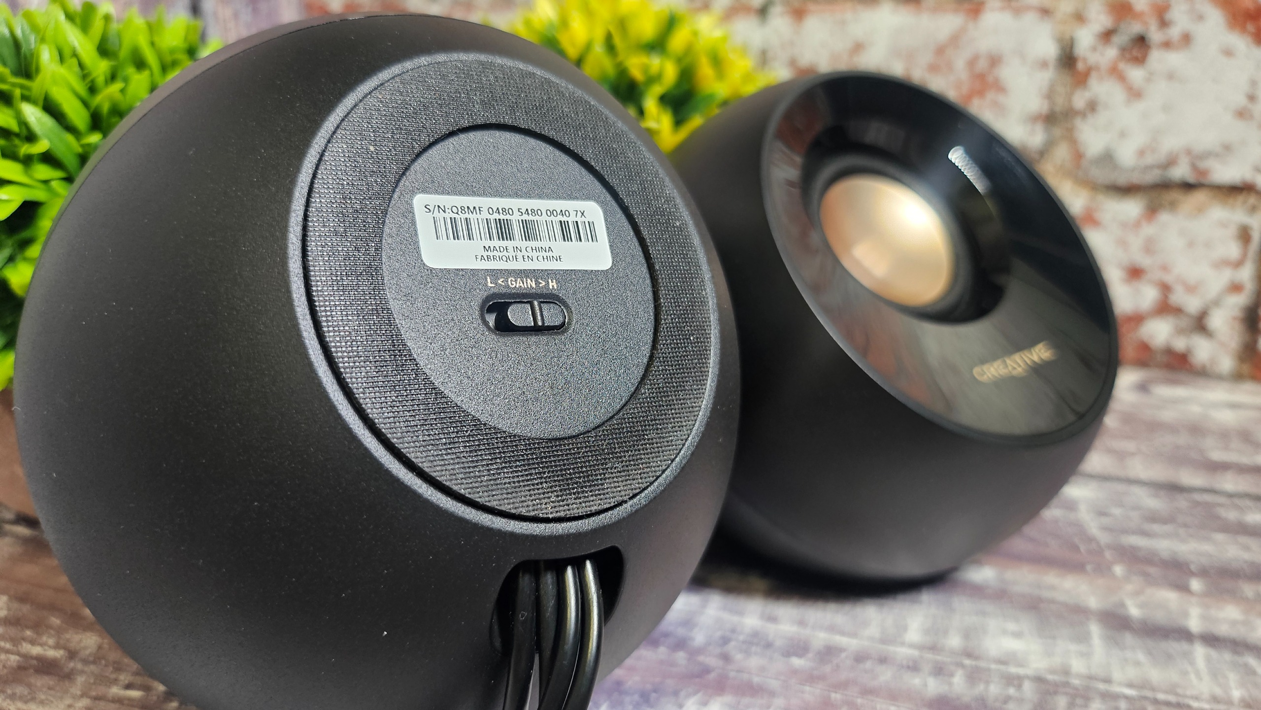 The back of the right speaker of the creative Pebble Plus